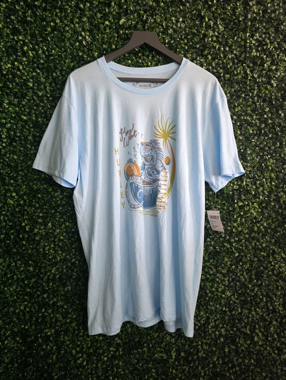 Hurley Men's  Light Blue Tropical Graphic T-shirt Size L